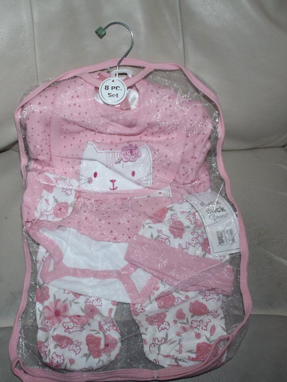 8 Pc Set Size 0-3 Mos New Baby Set with Kitty